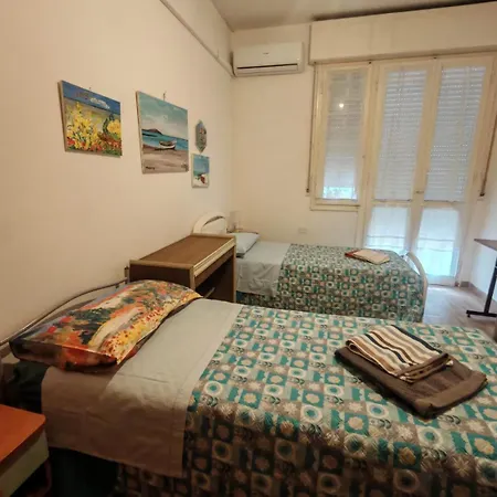 Backpackers Apartament- Il Lupo Affitta 리미니